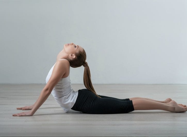 ejercicios de yoga para el cuello